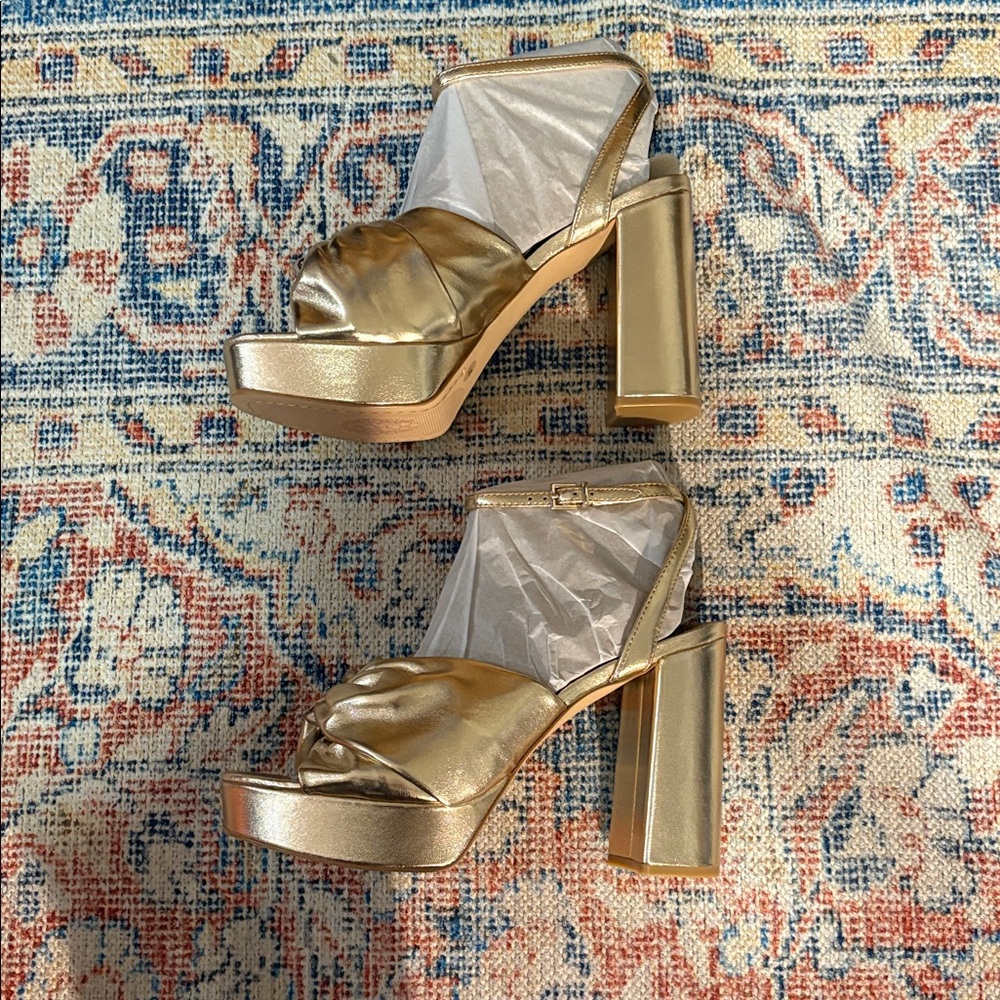 Vince Camuto Phebie Platform Heels in Egyptian Gold SZ 10 NIB - Picture 5 of 8